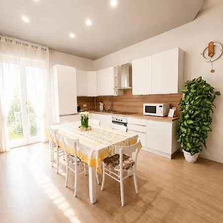 Appartamento In Dhomeu Tua - Free Wifi & Private Garden Selargius
